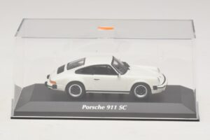 Porsche 911 SC Valkoinen Maxichamps 1:43 940062020 Metalli — kuva 4 / 5