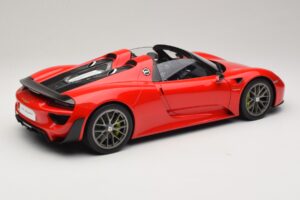 Porsche 918 Spyder Weissach Package Guards Red AUTOart 1:12 12122 Metalli — kuva 3 / 8