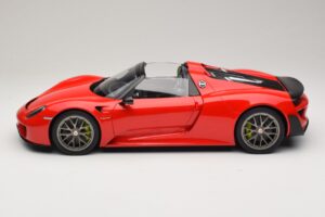 Porsche 918 Spyder Weissach Package Guards Red AUTOart 1:12 12122 Metalli — kuva 4 / 8