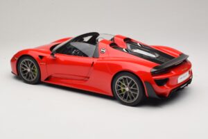 Porsche 918 Spyder Weissach Package Guards Red AUTOart 1:12 12122 Metalli — kuva 7 / 8