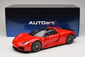 Porsche 918 Spyder Weissach Package Guards Red AUTOart 1:12 12122 Metalli — kuva 8 / 8