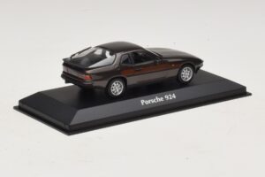 Porsche 924 Ruskea Metallic Maxichamps 1:43 940062121 Metalli — kuva 2 / 5