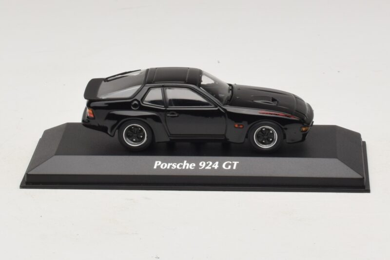 Porsche 924 GT Musta Maxichamps 1:43 Porsche 924 GT Musta Maxichamps 1:43 940066124 Metalli