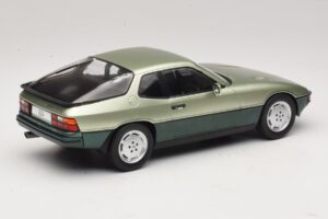 Porsche 924 Turbo Vaaleanvihreä & Tummanvihreä MCG 1:18 MCG18660 Metalli — kuva 2 / 6