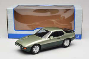 Porsche 924 Turbo Vaaleanvihreä & Tummanvihreä MCG 1:18 MCG18660 Metalli — kuva 6 / 6