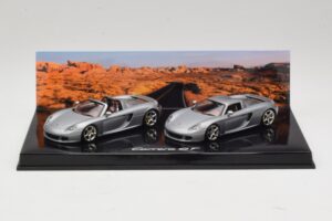 Porsche Carrera GT Spider & Coupe Sarja Hopea Minichamps 1:43 Porsche Carrera GT Spider & Coupe Sarja Hopea Minichamps 1:43 WAP02010314 Metalli