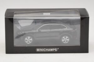 Porsche Cayenne Musta Metallic Minichamps 1:43 410066301 Metalli — kuva 5 / 5