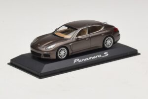 Porsche Panamera 970 S Ruskea Metallinen Minichamps 1:43 WAP0203400E Metalli — kuva 2 / 5