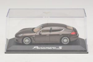 Porsche Panamera 970 S Ruskea Metallinen Minichamps 1:43 WAP0203400E Metalli — kuva 4 / 5