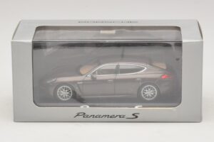 Porsche Panamera 970 S Ruskea Metallinen Minichamps 1:43 WAP0203400E Metalli — kuva 5 / 5