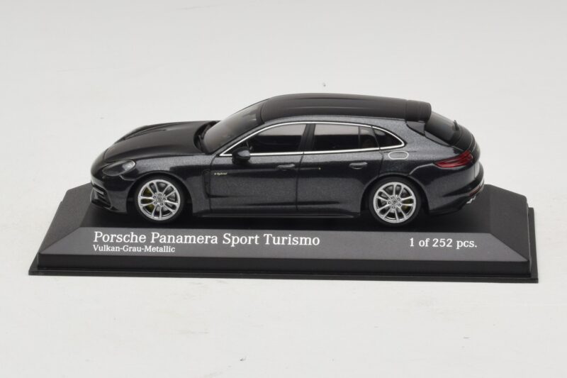 Porsche Panamera 971 4 E-Hybrid Sport Turismo Harmaa Minichamps 1:43 410066112 Metalli