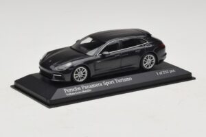 Porsche Panamera 971 4 E-Hybrid Sport Turismo Harmaa Minichamps 1:43 410066112 Metalli — kuva 2 / 5