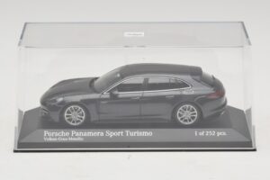 Porsche Panamera 971 4 E-Hybrid Sport Turismo Harmaa Minichamps 1:43 410066112 Metalli — kuva 4 / 5