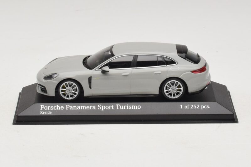 Porsche Panamera 971 Sport Turismo 4E-Hybrid Harmaa Minichamps 1:43 410066114 Metalli