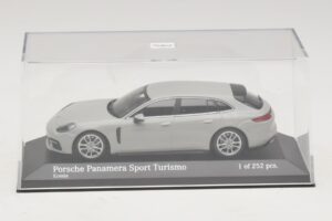 Porsche Panamera 971 Sport Turismo 4E-Hybrid Harmaa Minichamps 1:43 410066114 Metalli — kuva 4 / 5