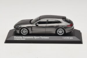 Porsche Panamera 971 Sport Turismo 4S Harmaa Minichamps 1:43 410066111 Metalli