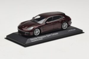 Porsche Panamera 971 Sport Turismo 4S Punainen Minichamps 1:43 410066110 Metalli — kuva 2 / 5