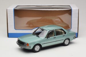 Renault 18 Vaaleanvihreä MCG 1:18 MCG18596 Metalli — kuva 6 / 6