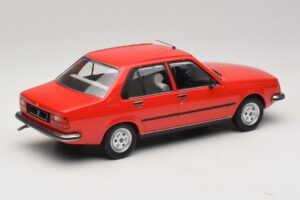 Renault 18 Punainen MCG 1:18 MCG18595 Metalli — kuva 2 / 6