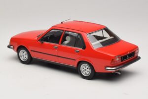 Renault 18 Punainen MCG 1:18 MCG18595 Metalli — kuva 5 / 6