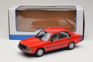 Renault 18 Punainen MCG 1:18 MCG18595 Metalli — kuva 6 / 6