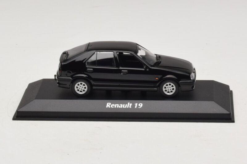 Renault 19 Musta Maxichamps 1:43 940113701 Metalli