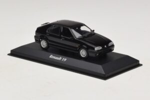 Renault 19 Musta Maxichamps 1:43 940113701 Metalli — kuva 3 / 5