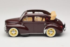 Renault 4CV Kastanjanruskea Solido 1:18 8048 Metalli — kuva 3 / 6