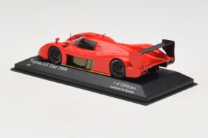 Toyota GT-One TS020 Street Punainen Minichamps 1:43 433991603 Metalli — kuva 3 / 5