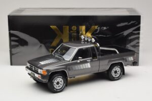 Toyota Hilux N50 Xtra Cab 4x4 Harmaa Metallinen KK-Scale 1:18 KKDC181563 Metalli — kuva 6 / 6