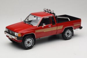 Toyota Hilux N50 Xtra Cab 4x4 Punainen KK-Scale 1:18 KKDC181562 Metalli