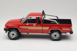 Toyota Hilux N50 Xtra Cab 4x4 Punainen KK-Scale 1:18 KKDC181562 Metalli — kuva 3 / 6