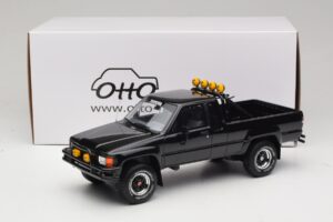 Toyota Hilux N60 SR5 Back to the Future II Kiiltävä Musta Otto 1:18 OT481 Hartsi — kuva 6 / 6