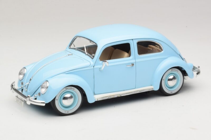 Volkswagen Kupla Sininen Bburago 1:18 3381 Metalli