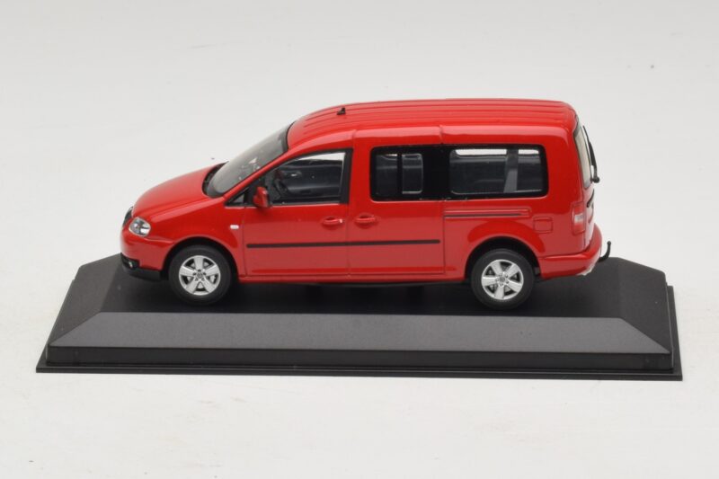 Volkswagen Caddy 2K Bus Punainen Minichamps 1:43 CADDY009 Metalli