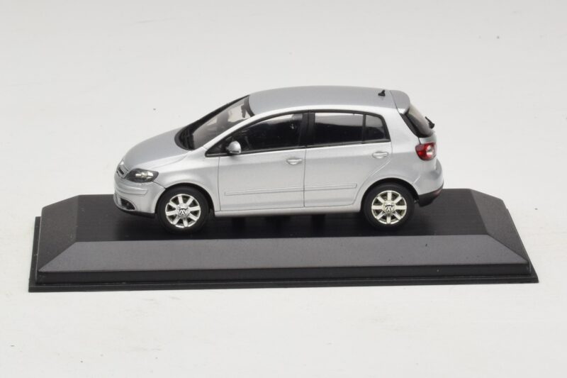 Volkswagen Golf Plus Mk5 Hopea Korvaava Pakkaus Minichamps 1:43 400054370-R1 Metalli