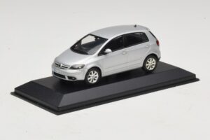 Volkswagen Golf Plus Mk5 Hopea Korvaava Pakkaus Minichamps 1:43 400054370-R1 Metalli — kuva 2 / 5