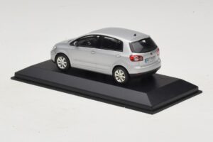 Volkswagen Golf Plus Mk5 Hopea Korvaava Pakkaus Minichamps 1:43 400054370-R1 Metalli — kuva 3 / 5
