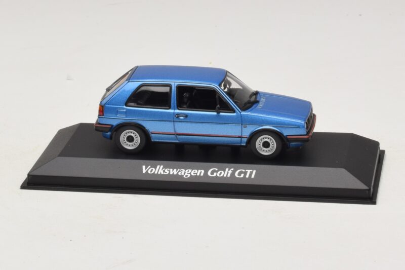 Volkswagen Golf GTI Mk2 Sininen Metallic Maxichamps 1:43 940054120 Metalli