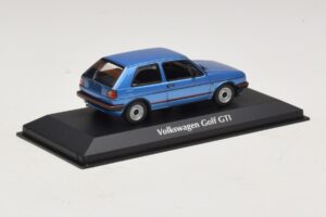 Volkswagen Golf GTI Mk2 Sininen Metallic Maxichamps 1:43 940054120 Metalli — kuva 2 / 5