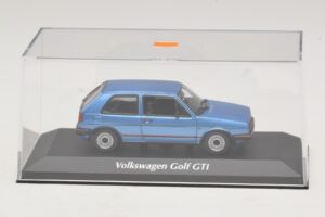 Volkswagen Golf GTI Mk2 Sininen Metallic Maxichamps 1:43 940054120 Metalli — kuva 4 / 5