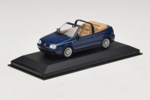 Volkswagen Golf Mk4 Avoauto Sininen Jälleenmyyjäedition Minichamps 1:43 GOLF005 Metalli — kuva 2 / 5