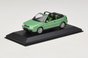 Volkswagen Golf Mk4 Avoauto Vihreä Metallic Minichamps 1:43 430058335 Metalli — kuva 2 / 5
