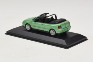 Volkswagen Golf Mk4 Avoauto Vihreä Metallic Minichamps 1:43 430058335 Metalli — kuva 3 / 5