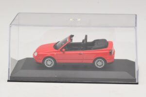 Volkswagen Golf Mk4 Avoauto Punainen Jälleenmyyjäedition Minichamps 1:43 GOLF006 Metalli — kuva 4 / 5