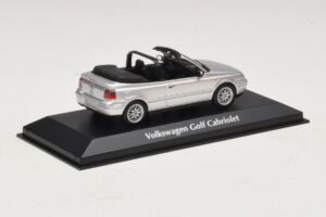 Volkswagen Golf Mk4 Avoauto Hopea Maxichamps 1:43 940058331 Metalli — kuva 2 / 5