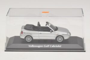 Volkswagen Golf Mk4 Avoauto Hopea Maxichamps 1:43 940058331 Metalli — kuva 4 / 5