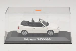 Volkswagen Golf Mk4 Avoauto Valkoinen Maxichamps 1:43 940058330 Metalli — kuva 4 / 5