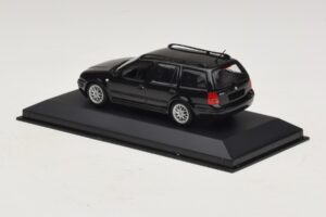 Volkswagen Golf Mk4 Variant Sport Highline BBS Edition Musta Minichamps 1:43 GOLF008 Metalli — kuva 3 / 5