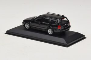 Volkswagen Golf Mk4 Variant Sport Highline BBS Edition Musta Korvaava Pakkaus Minichamps 1:43 GOLF008-R1 Metalli — kuva 3 / 5